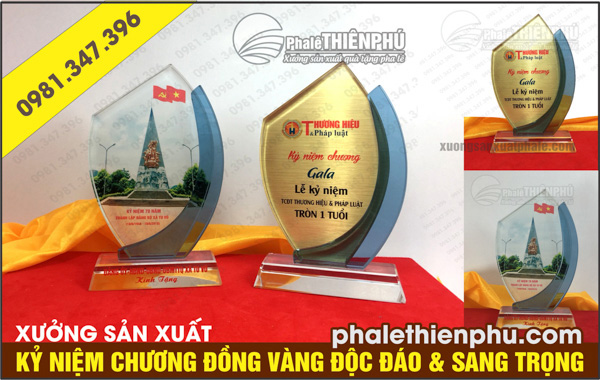 Sự khác biệt giữa kỷ niệm chương đồng vàng