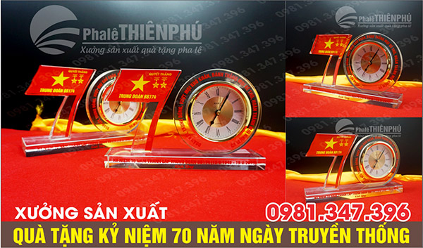 quà tặng kỷ niệm 70 năm 