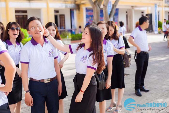 trang-phuc-hop-lop-01