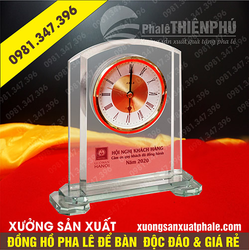 Đồng hồ pha lê để bàn 08