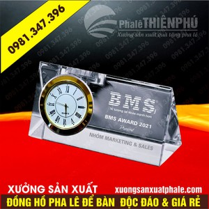 Đồng hồ pha lê để bàn 15