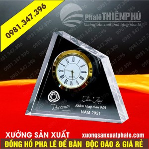 Đồng hồ pha lê để bàn 18