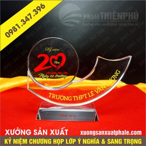 Kỷ niệm chương họp lớp 28