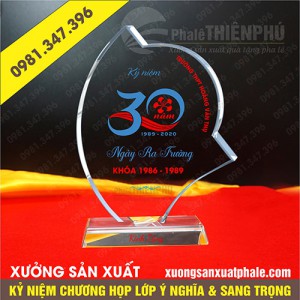 Kỷ niệm chương họp lớp 30