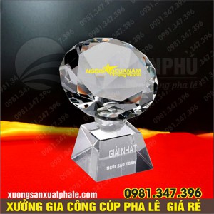 Cúp viên kim cương pha lê