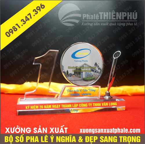 Bộ số pha lê 10 năm kỷ niệm