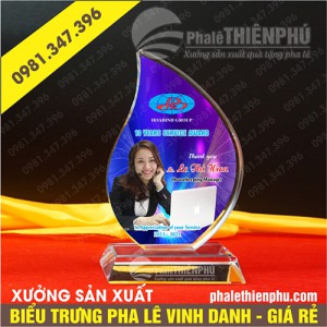 Biểu trưng vinh danh hình ngọn lửa